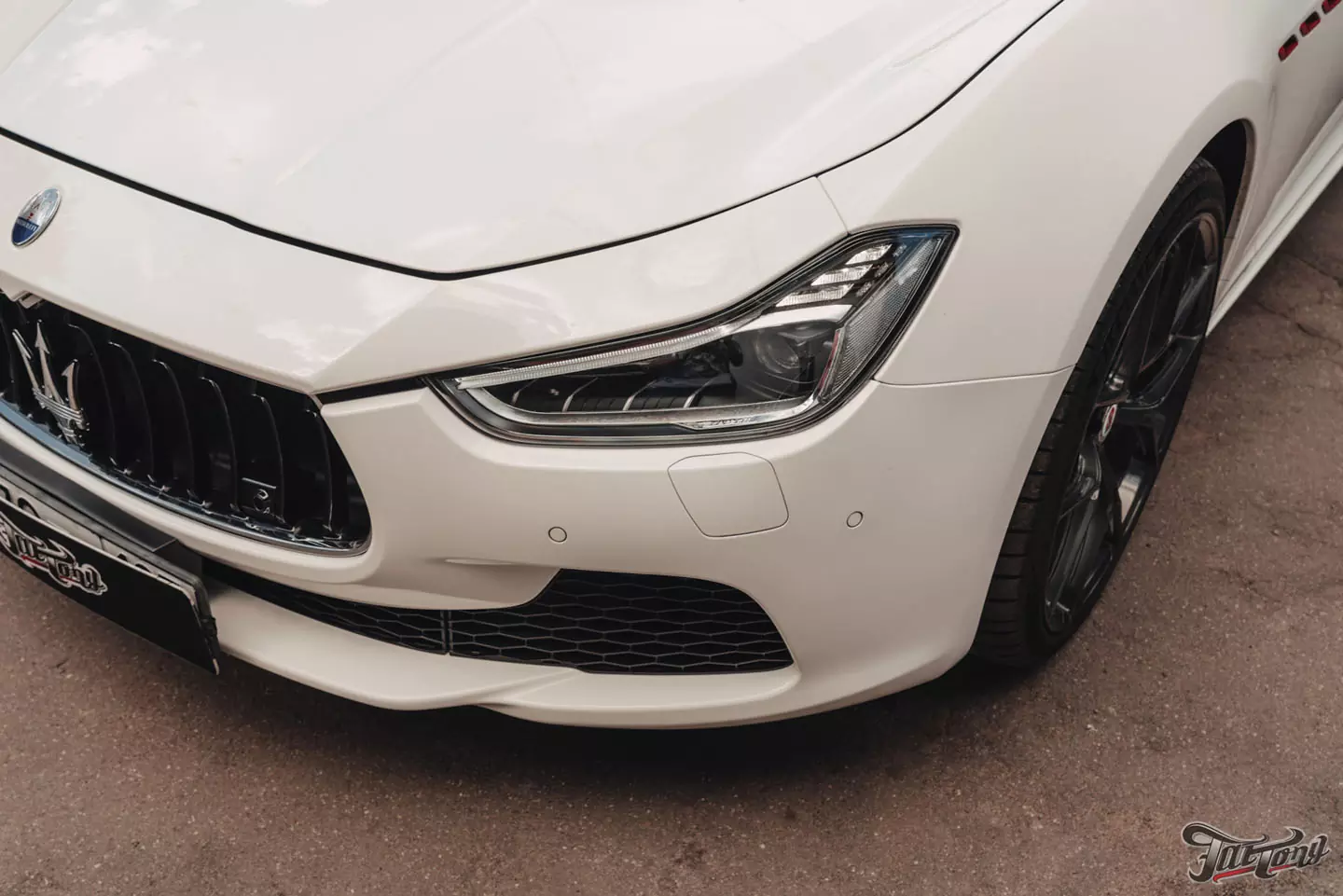 Замена бампера, доработка карбона и другие работы на Maserati Ghibli